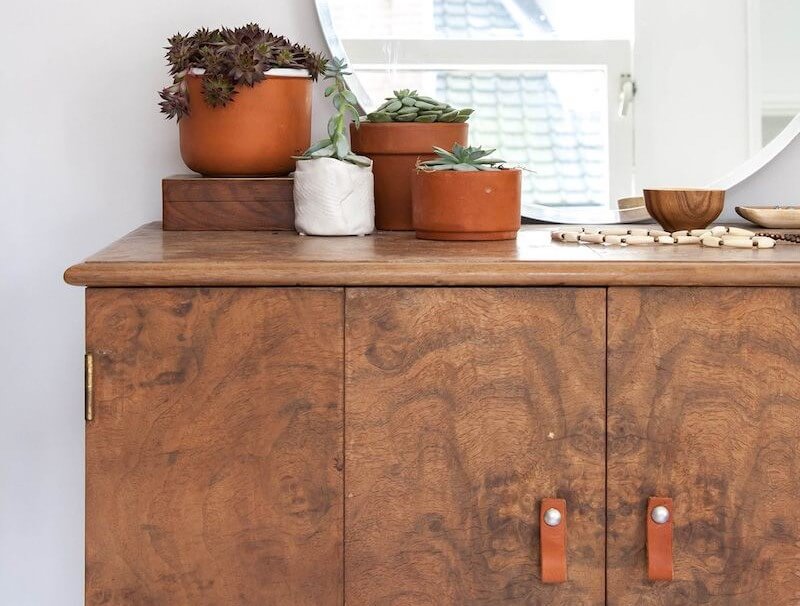 Tiradores de cuero para el dormitorio.