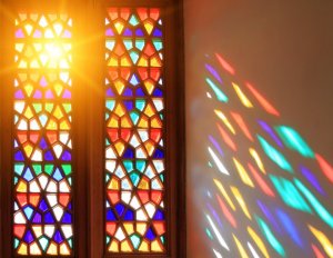 Vidrieras para darle un toque de color a los muebles