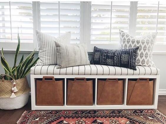 Banco hecho con la estantería KALLAX.