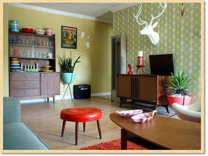 Decoración de un salón en los años sesenta.