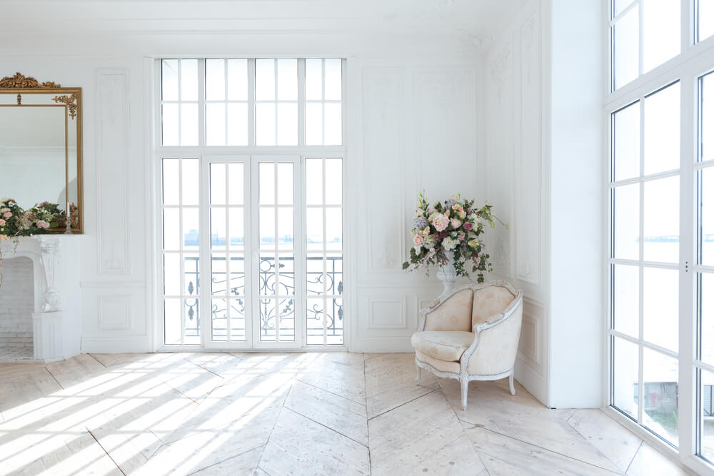 A shabby chic and minimalist fusion.