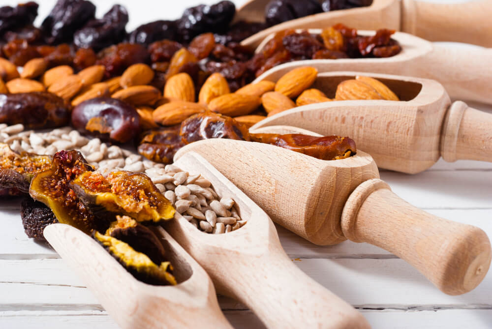 Frutero hecho con fruta deshidratada.