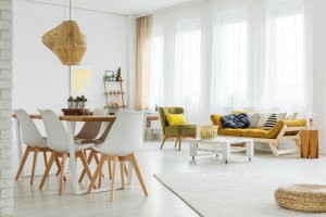 Combinación del color blanco y la madera