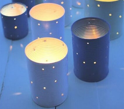 Latas como candiles.