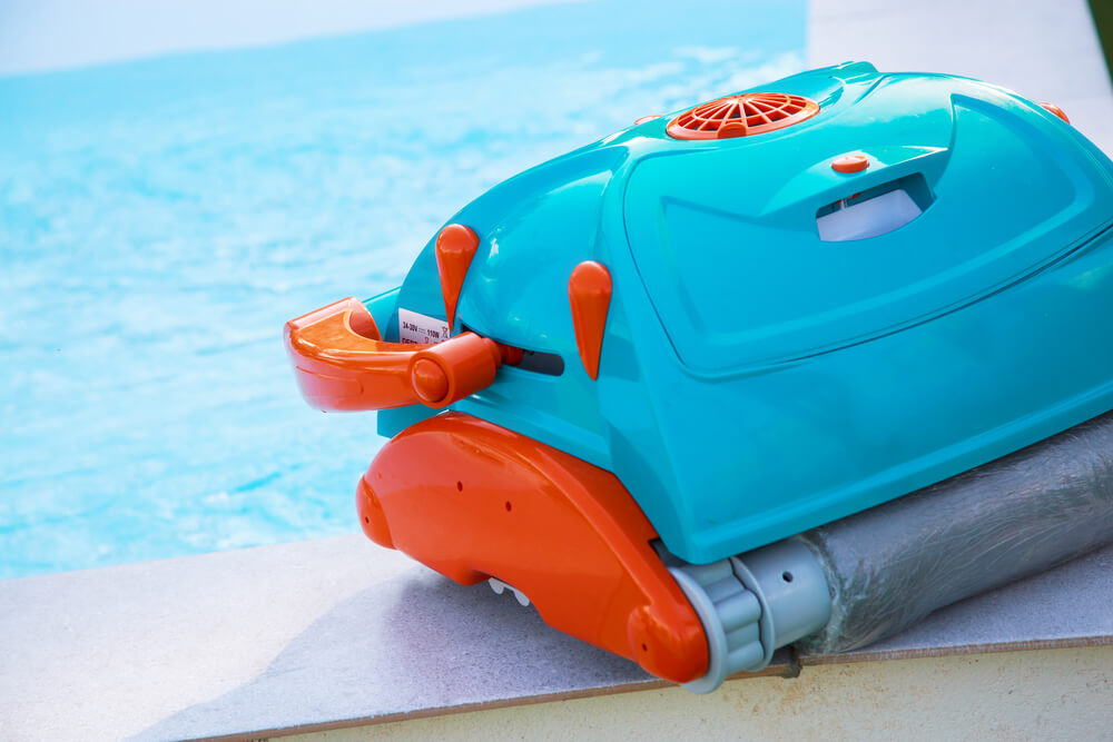 Mantenimiento de un robot de piscina.