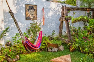 7 ideas de paisajismo para patios laterales