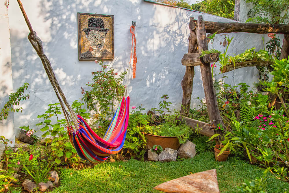 7 ideas de paisajismo para patios laterales