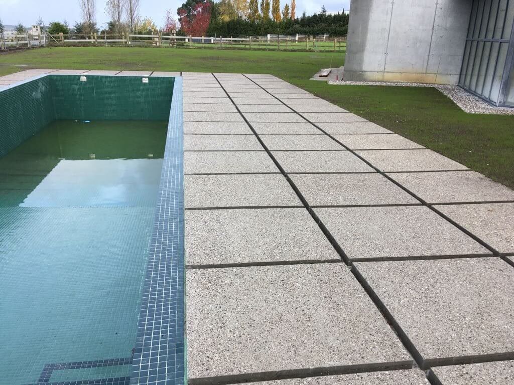 Piscina de hormigón.