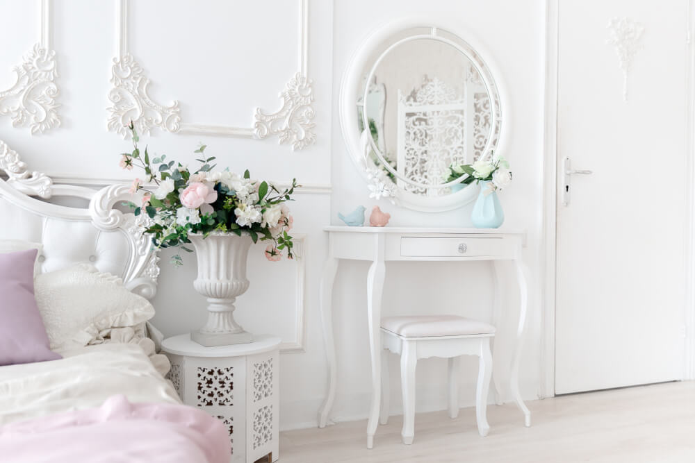 Tocador en un dormitorio.