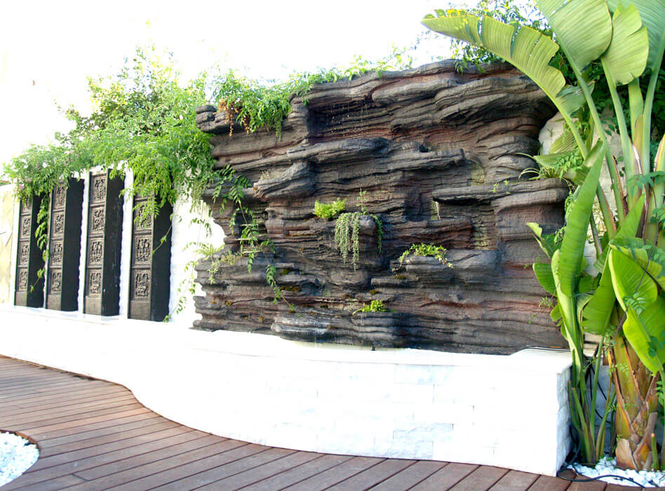 Fuente vertical para el jardín.