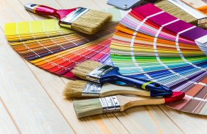 Decoración multicolor en interiores