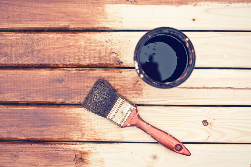 Madera al natural sin barnizar.