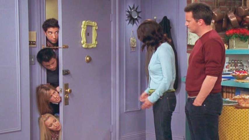 Marco dorado puerta.