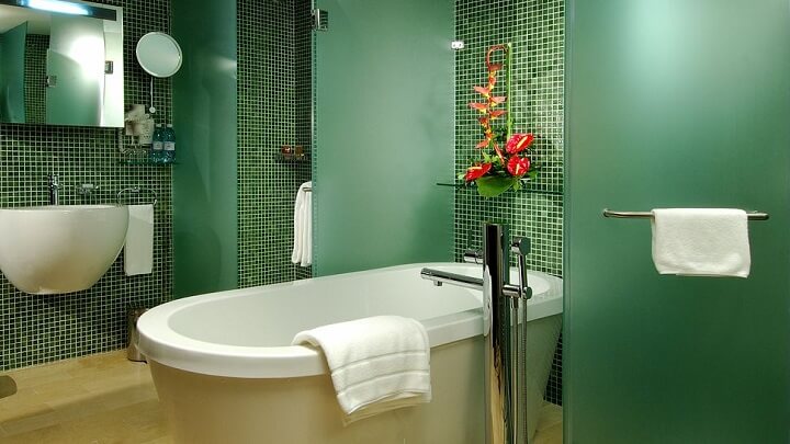 Baño en verde.