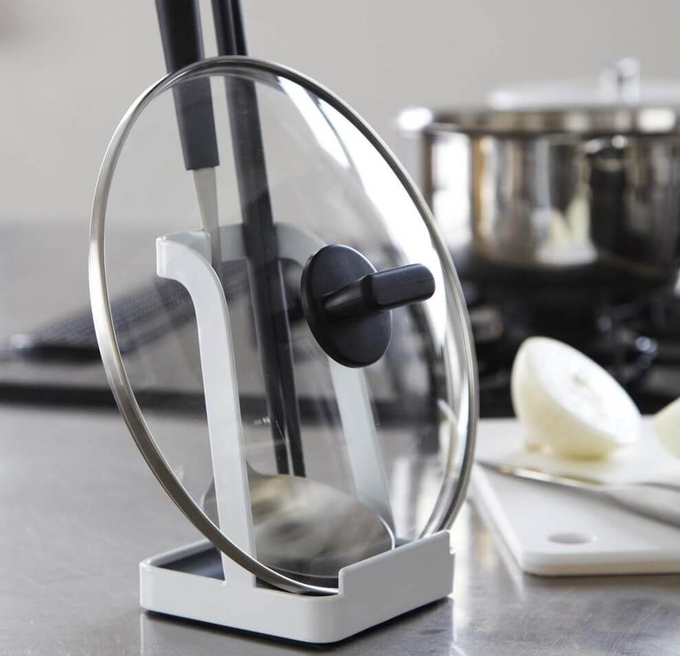 Organizador de tapas de ollas.