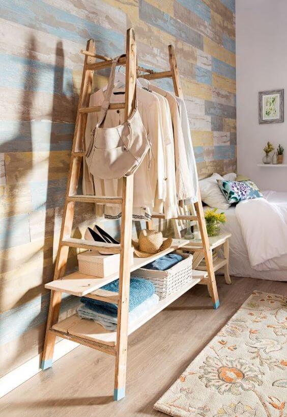 Vestidor con productos reciclados