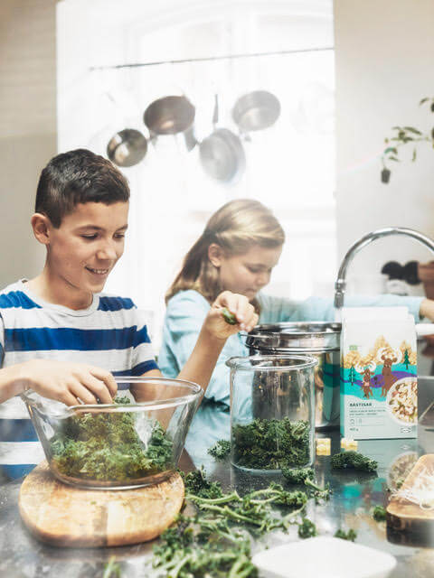 Children at home: shared housework