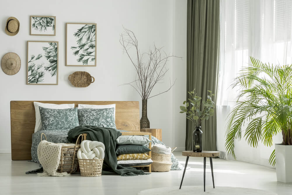 Decorar el pie de cama con cestos