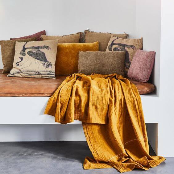 Accesorios en color ocre