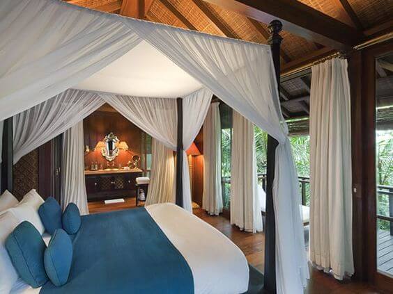 Mobiliario típico del siglo XIX