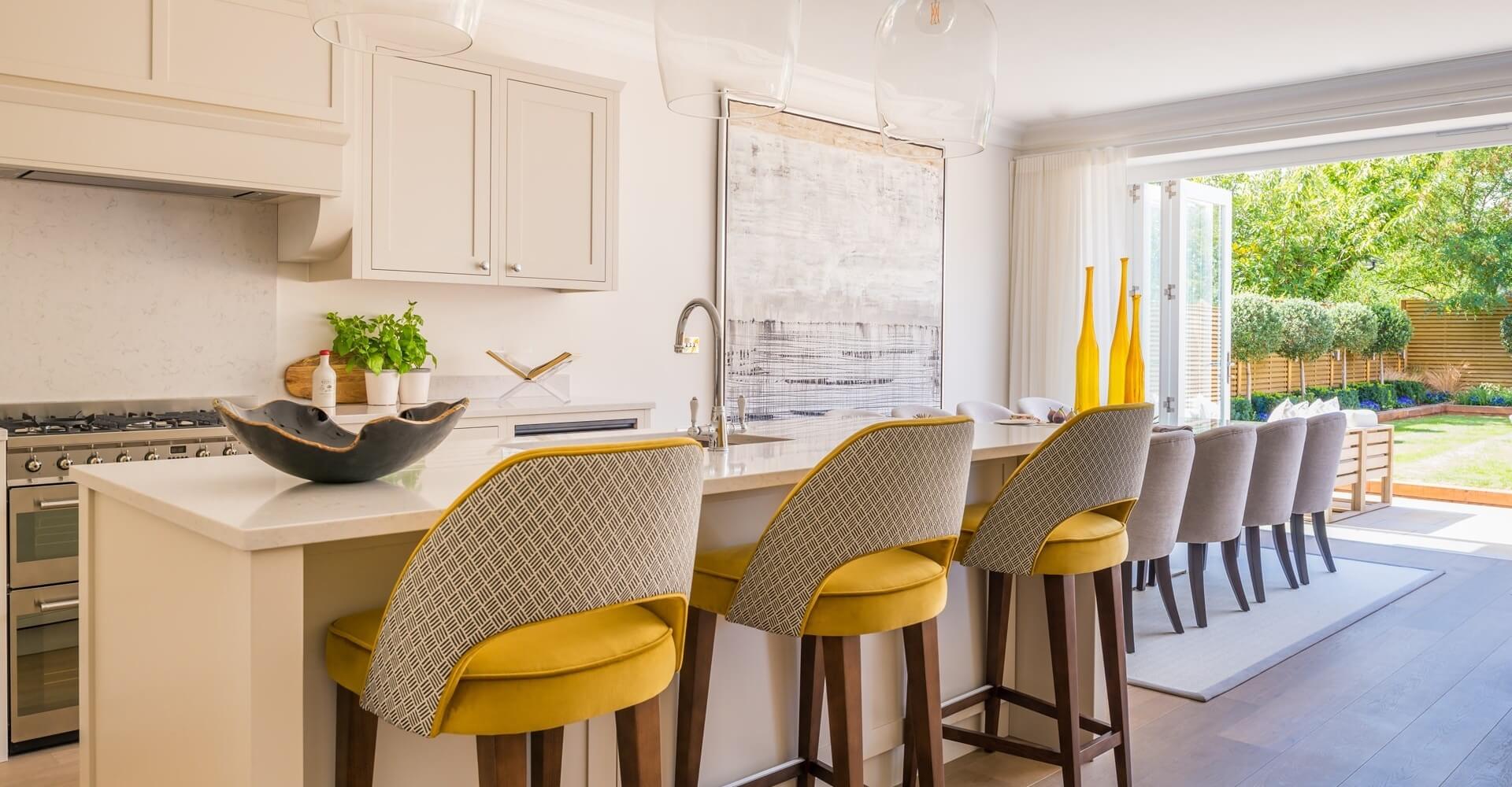 Uso del color: cocina en amarillo y beige