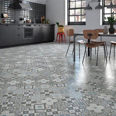 Cerámicas de colores en el suelo