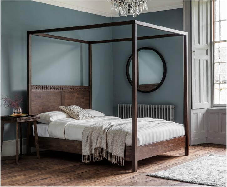 Hemelbedden in rechte stijl