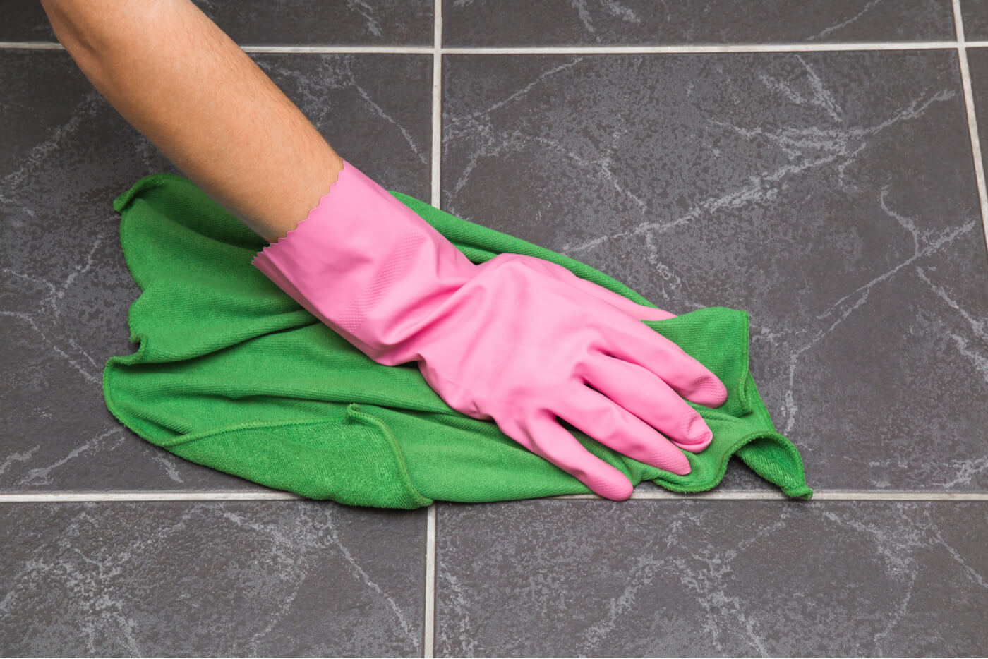 Limpiar el gres rugoso