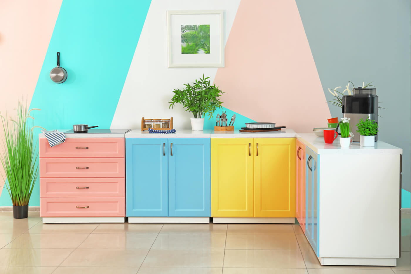 Decora con muebles de colores sin temor a equivocarte