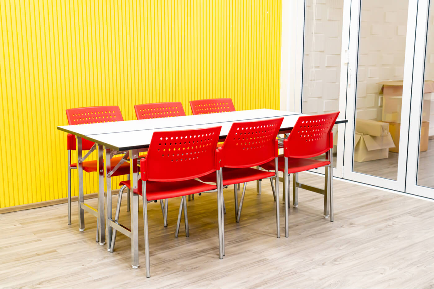 Decora con muebles de colores sin temor a equivocarte