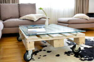 Cómo realizar una mesa con palés de madera