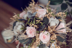 Te contamos cómo decorar con flores preservadas