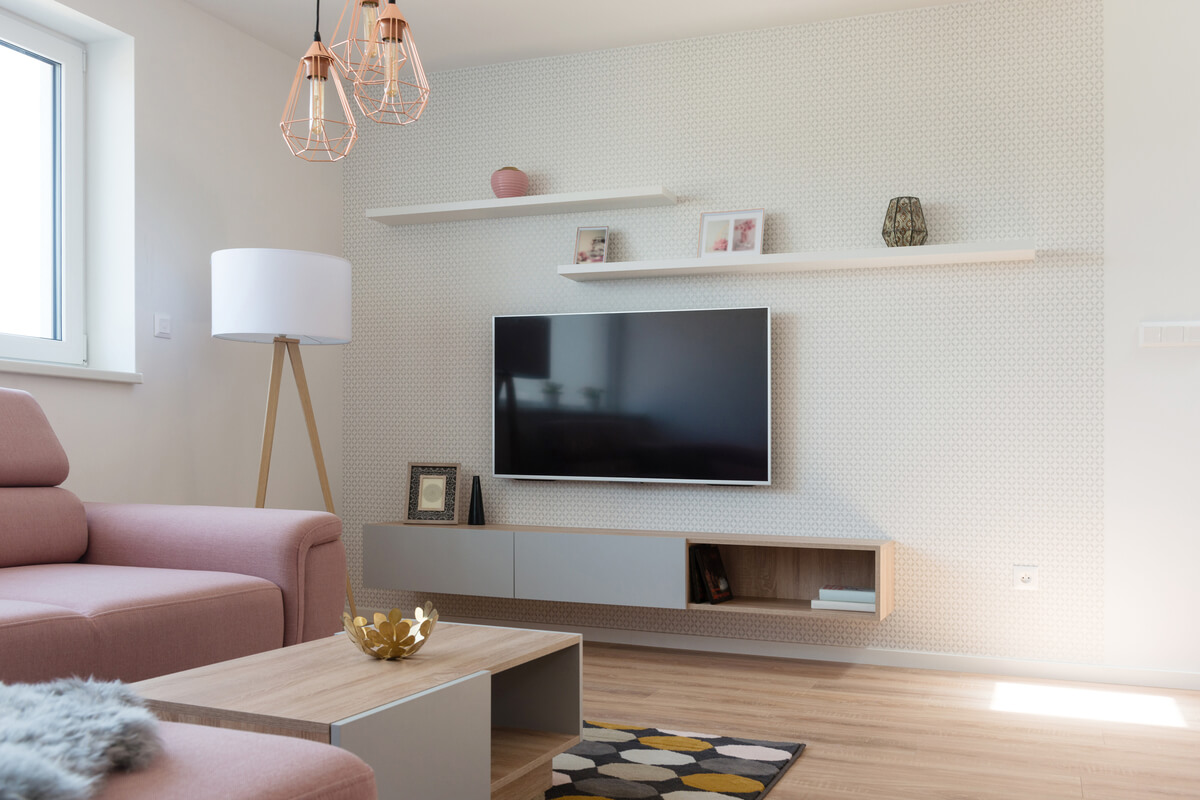 El televisor ¿con o sin mueble de apoyo?