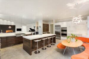 ¿Isla o barra de cocina? Te ayudamos a decidir