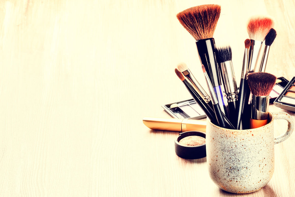 Usas tazas decorativas.