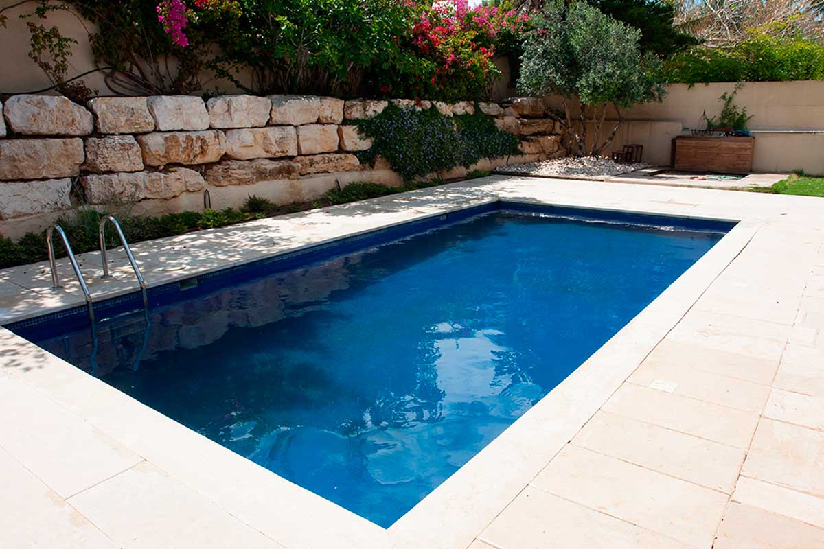 It gives the feeling of bigger size.