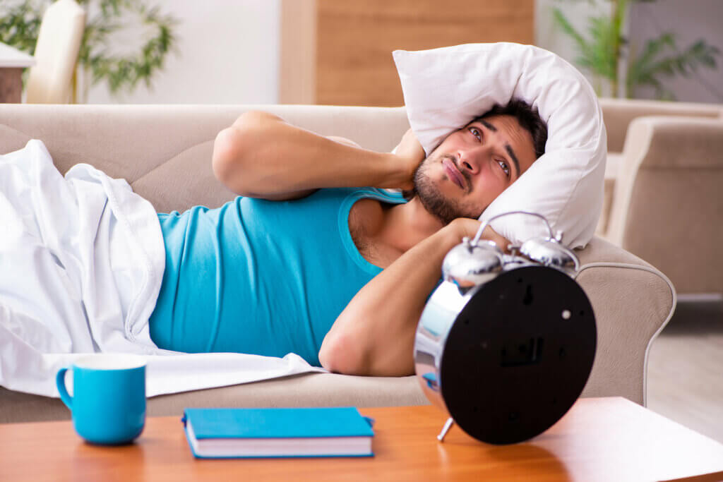 Disadvantages of living with rommies