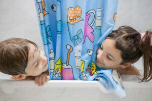 Baño para niños: cómo decorarlo y hacerlo seguro