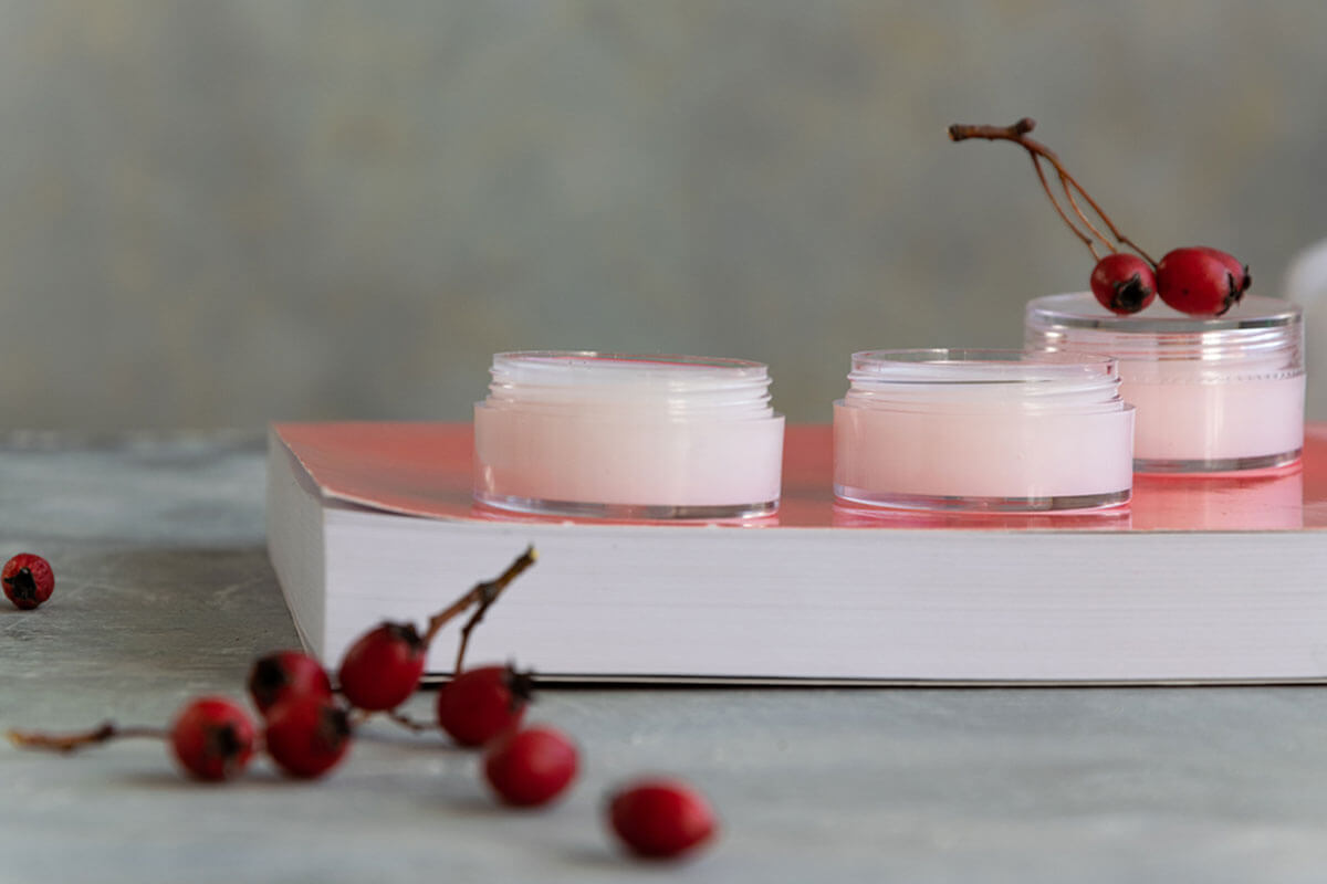 Rosehip fruit cream.