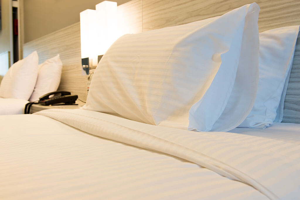 ¿Cómo tener una cama de hotel en casa?