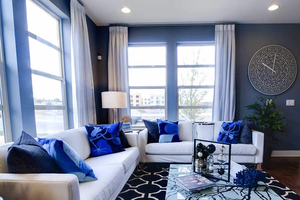 Cortinas para combinar con las paredes azules