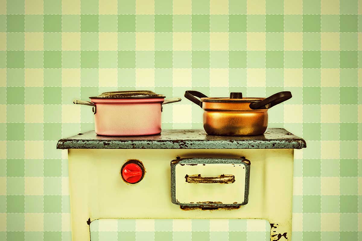 Cocina con papel tapiz