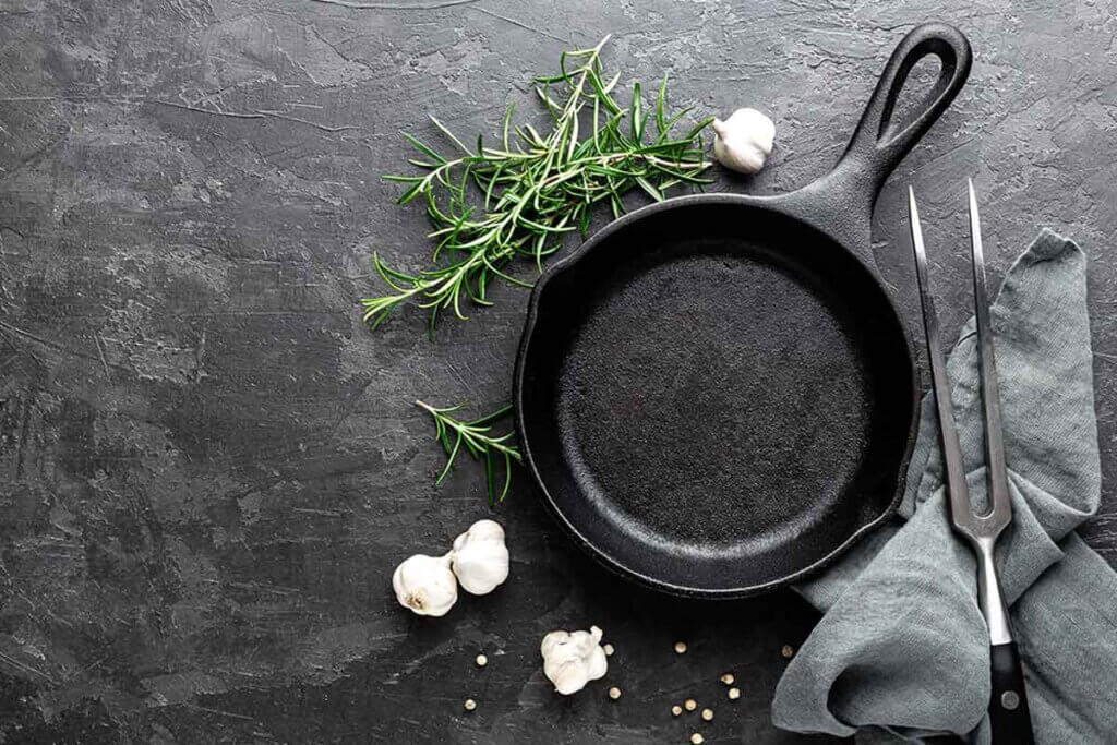 With these viral hacks, your kitchen utensils will look like new.