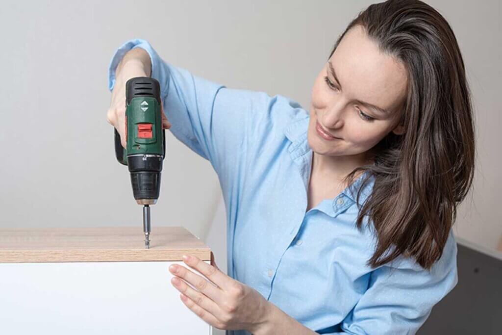 Electric screwdrivers are one of the tools you need for any reform.