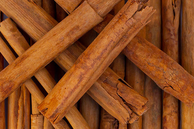 Usos de la canela para limpiar malas energías