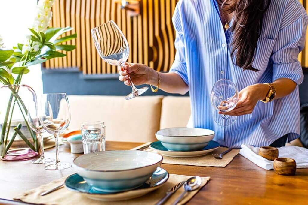 Para tener un comedor de revista, es necesario iniciar con una mesa que sea llamativa en todo sentido.