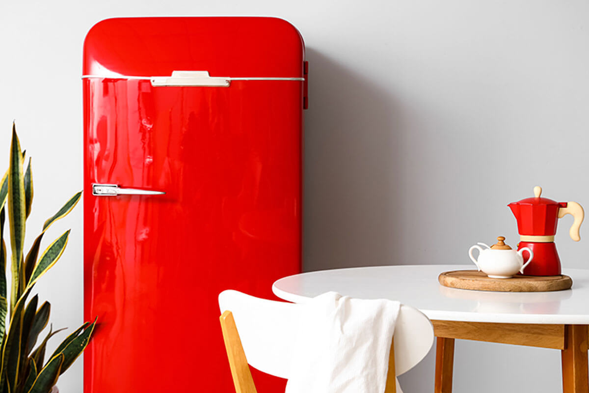 Electrodomésticos infaltables en una cocina retro